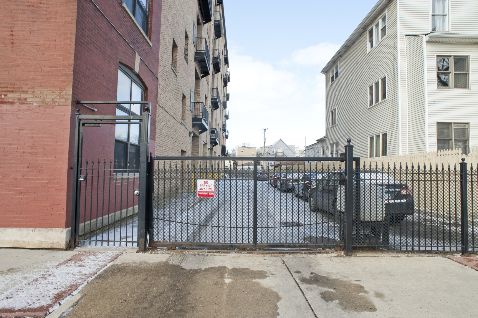 1820 N Spaulding Avenue Unit: 304