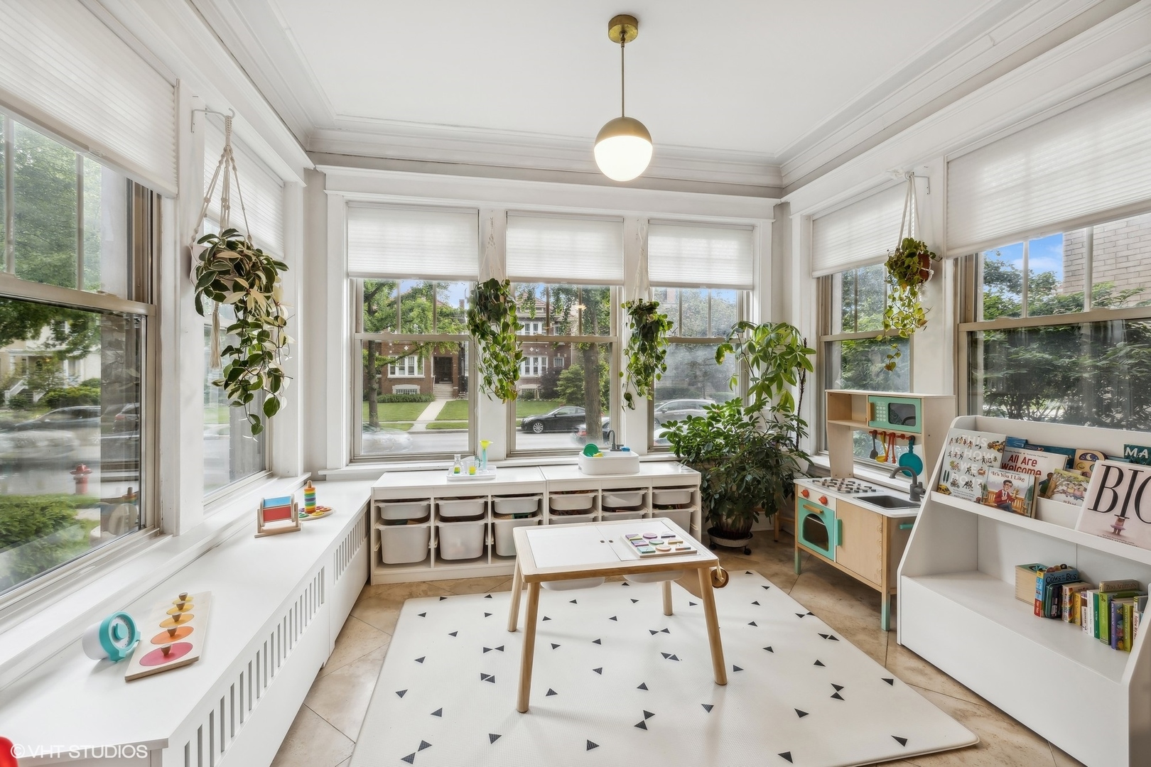 329 S Oak Park Avenue Unit: 1S