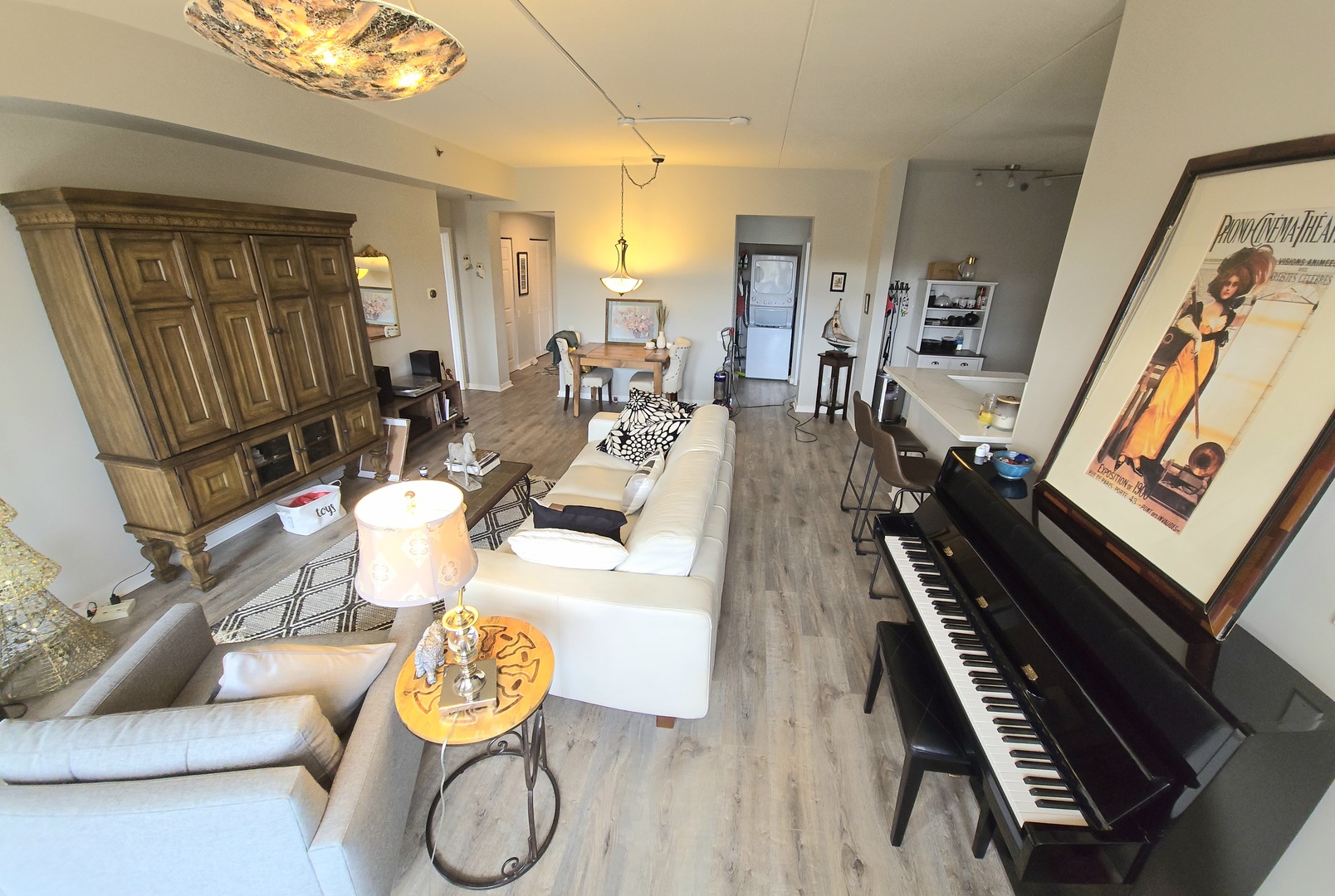 515 N Harlem Avenue Unit: 305