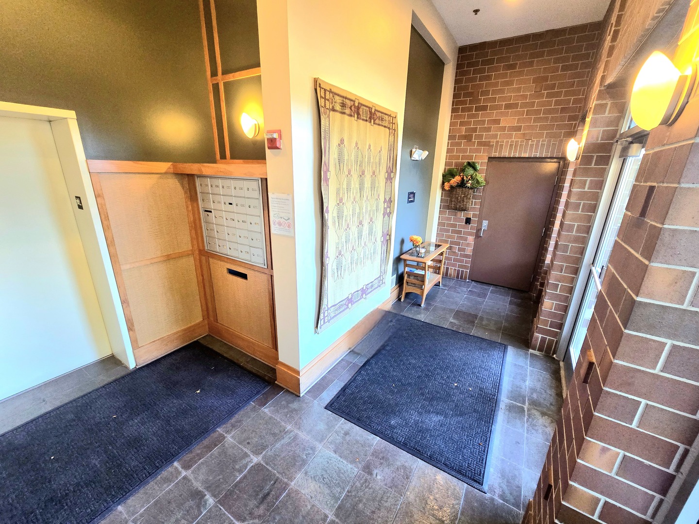 515 N Harlem Avenue Unit: 305