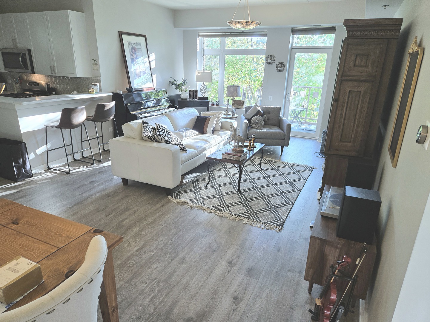 515 N Harlem Avenue Unit: 305