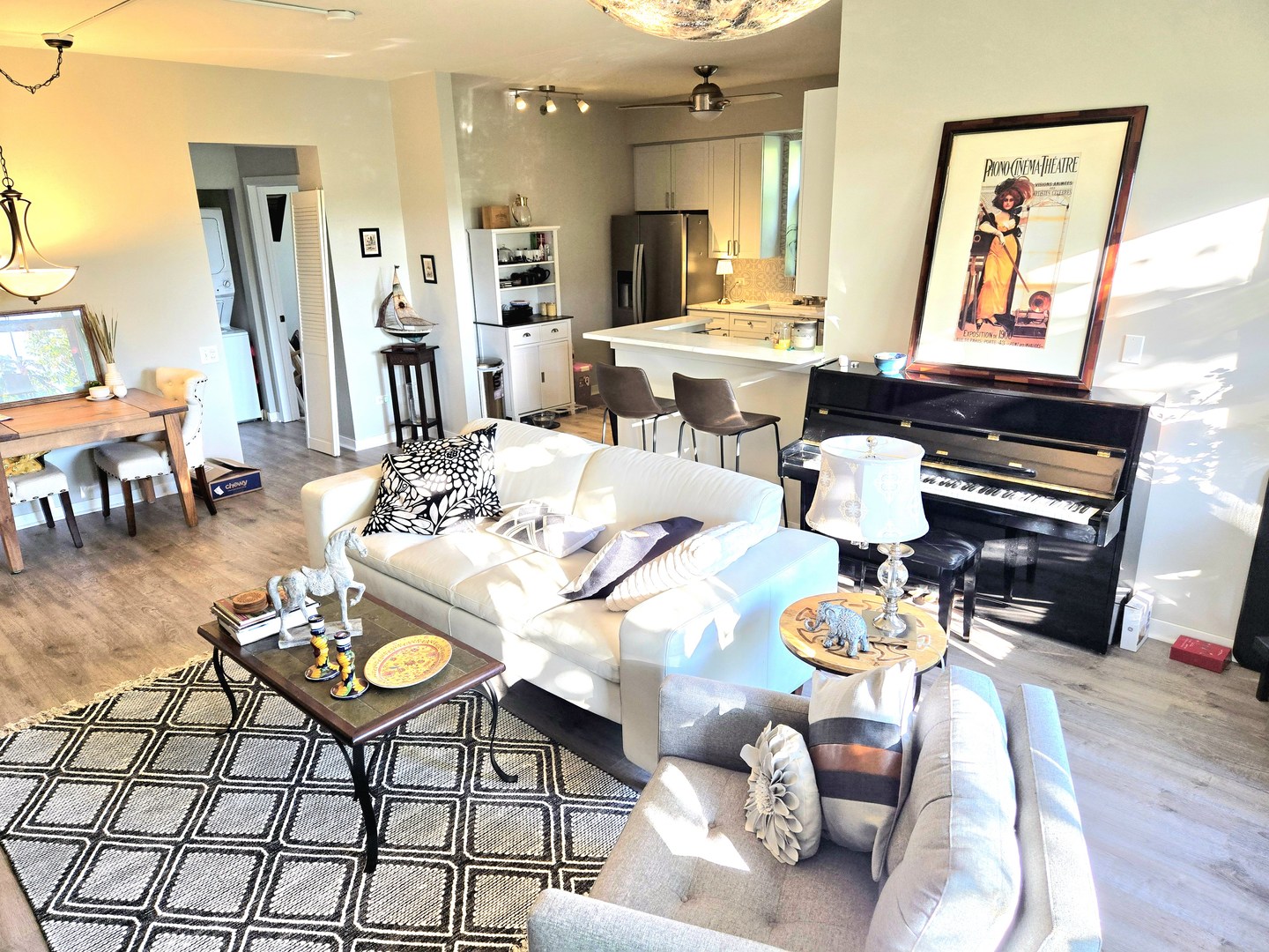 515 N Harlem Avenue Unit: 305