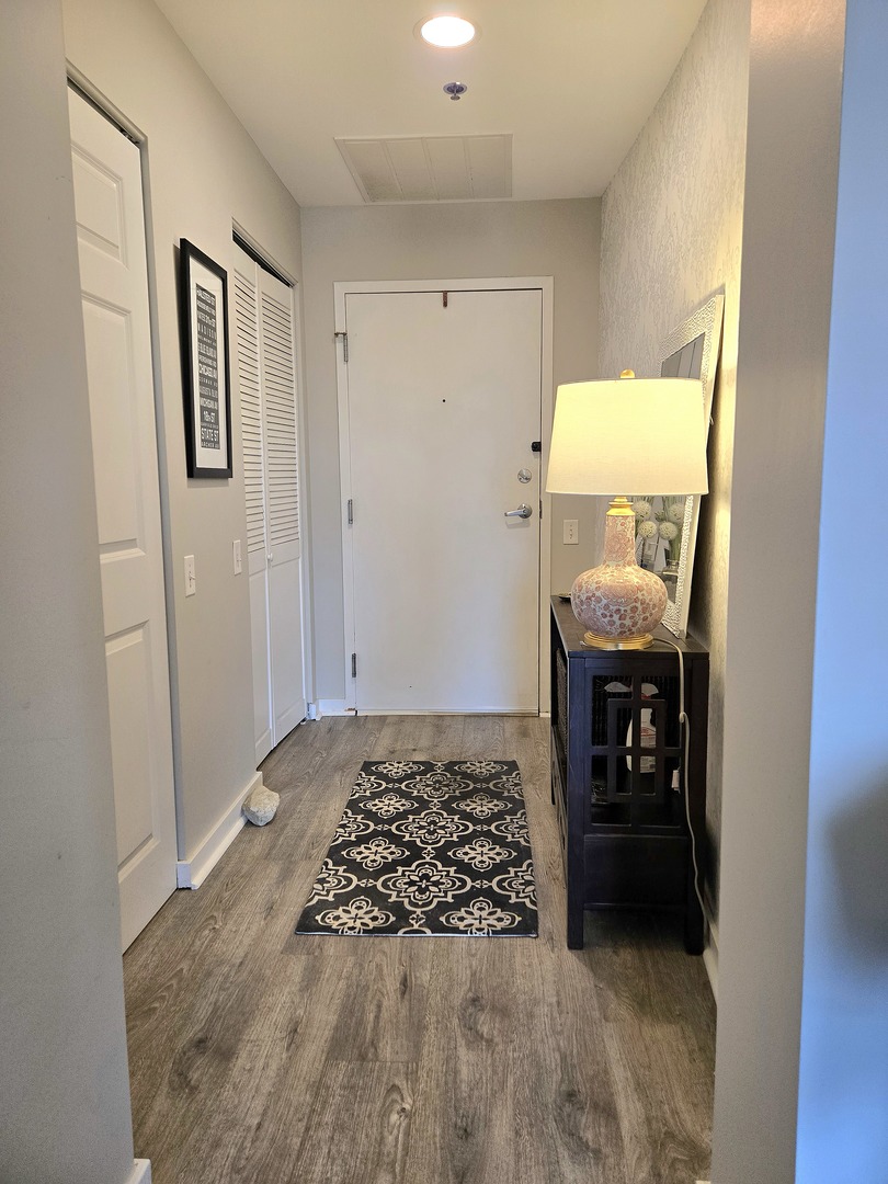 515 N Harlem Avenue Unit: 305