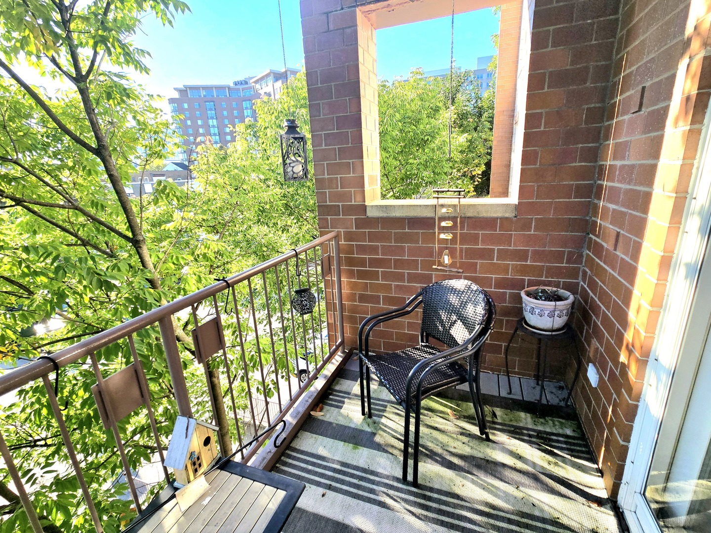 515 N Harlem Avenue Unit: 305