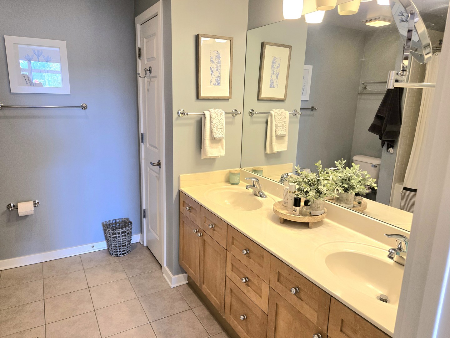 515 N Harlem Avenue Unit: 305