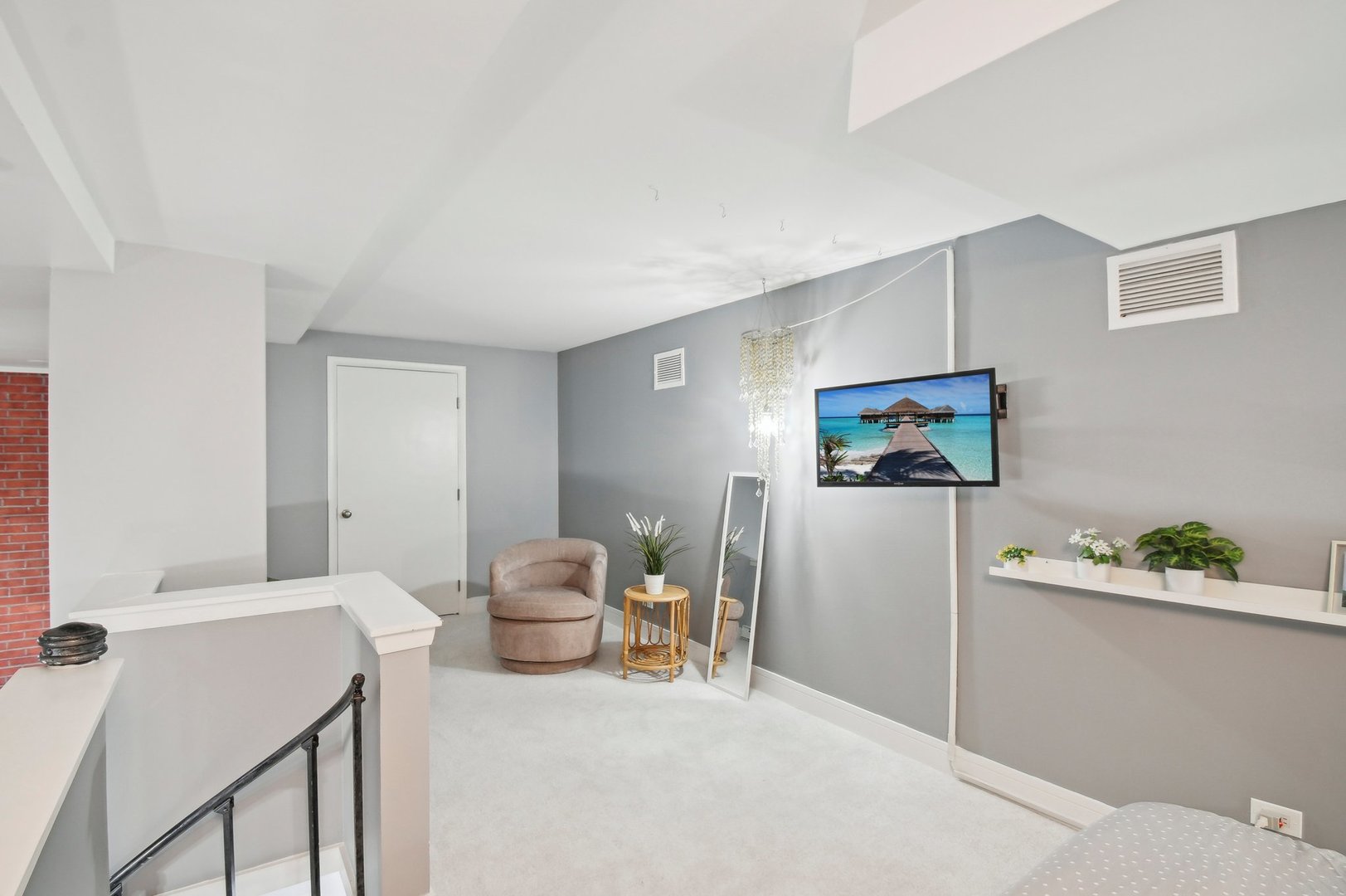 20 N Tower Road Unit: 1E