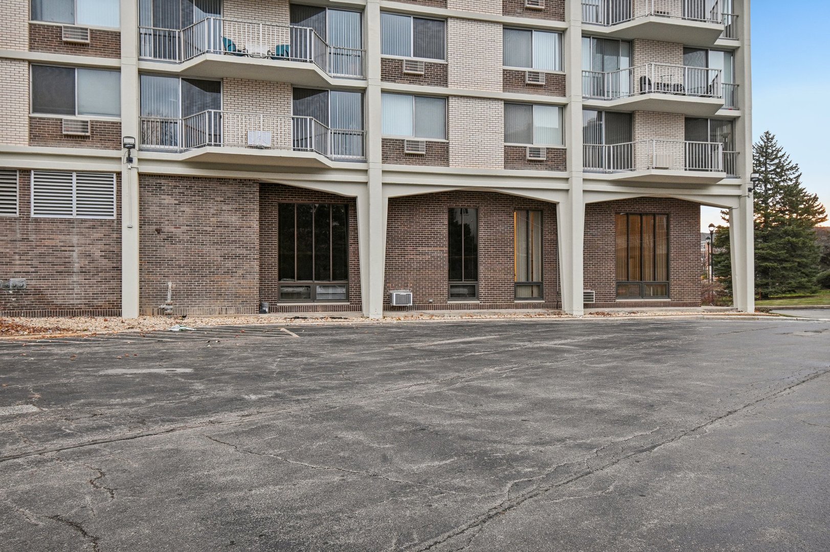 20 N Tower Road Unit: 1E