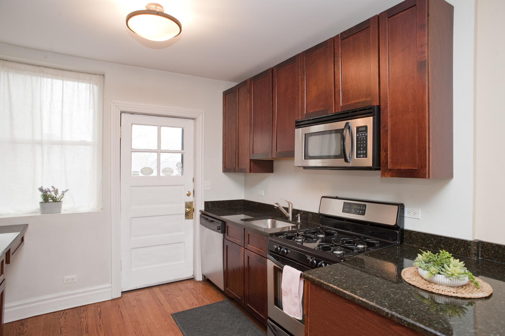 844 S Scoville Avenue Unit: 2