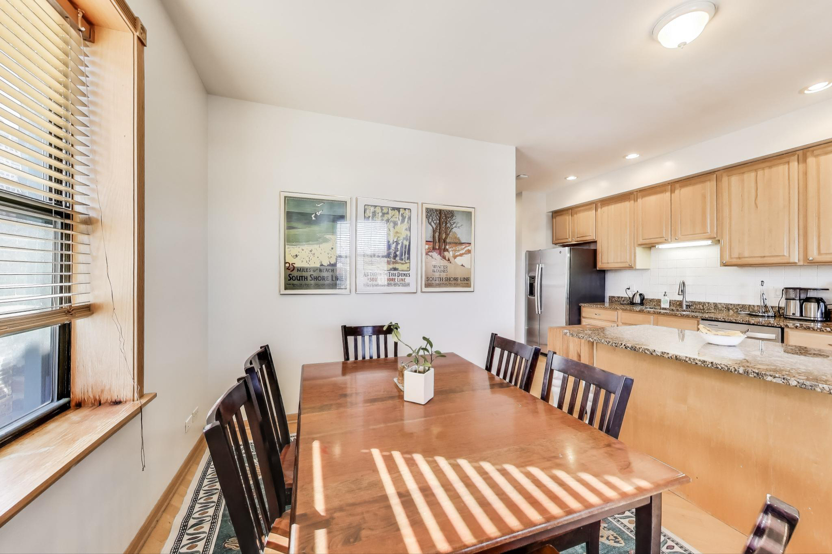 5323 S Woodlawn Avenue Unit: 3S