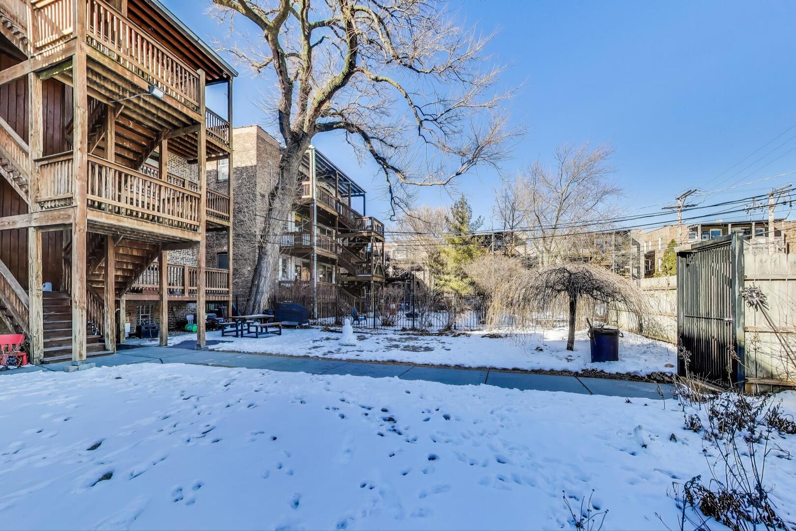 5323 S Woodlawn Avenue Unit: 3S