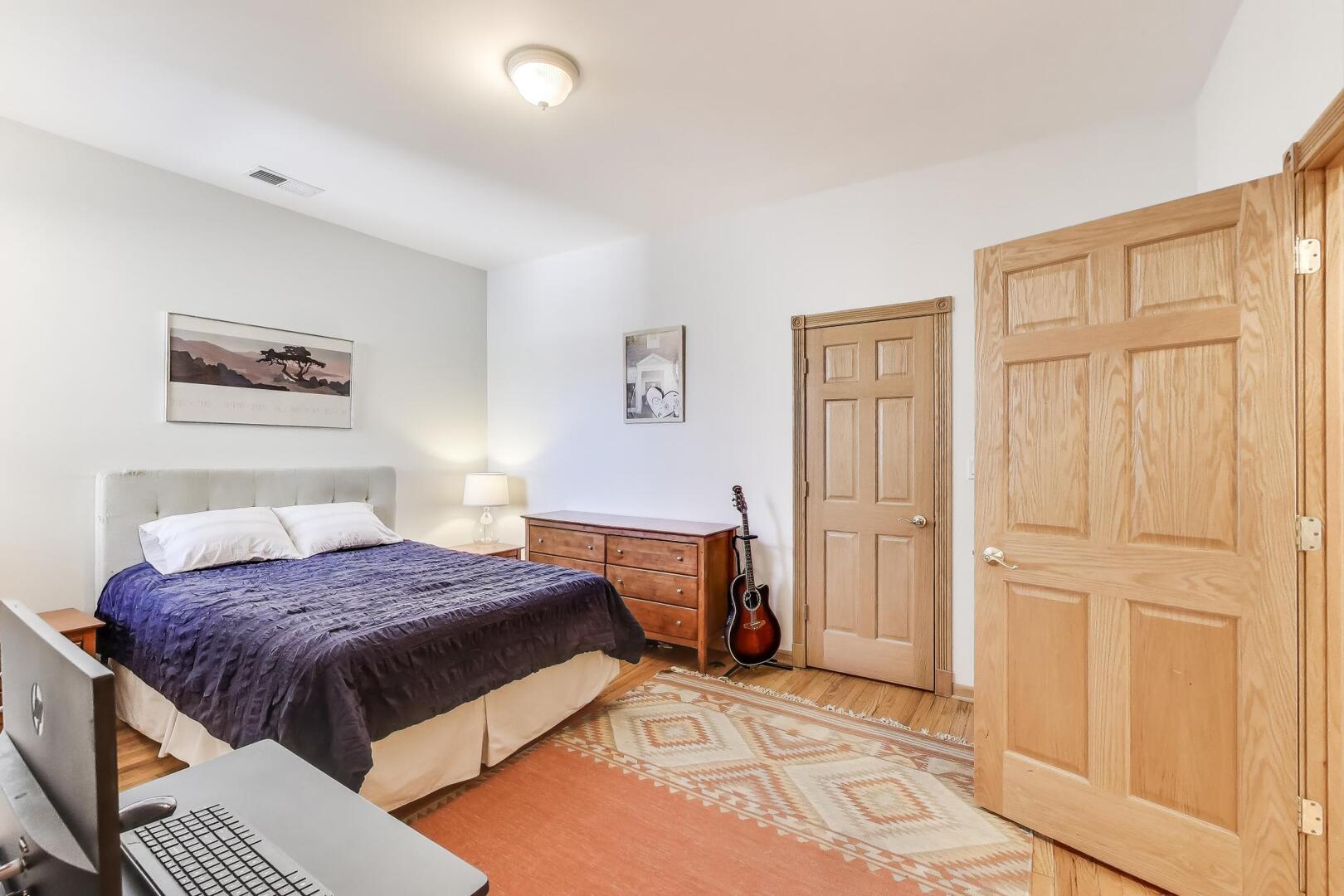 5323 S Woodlawn Avenue Unit: 3S