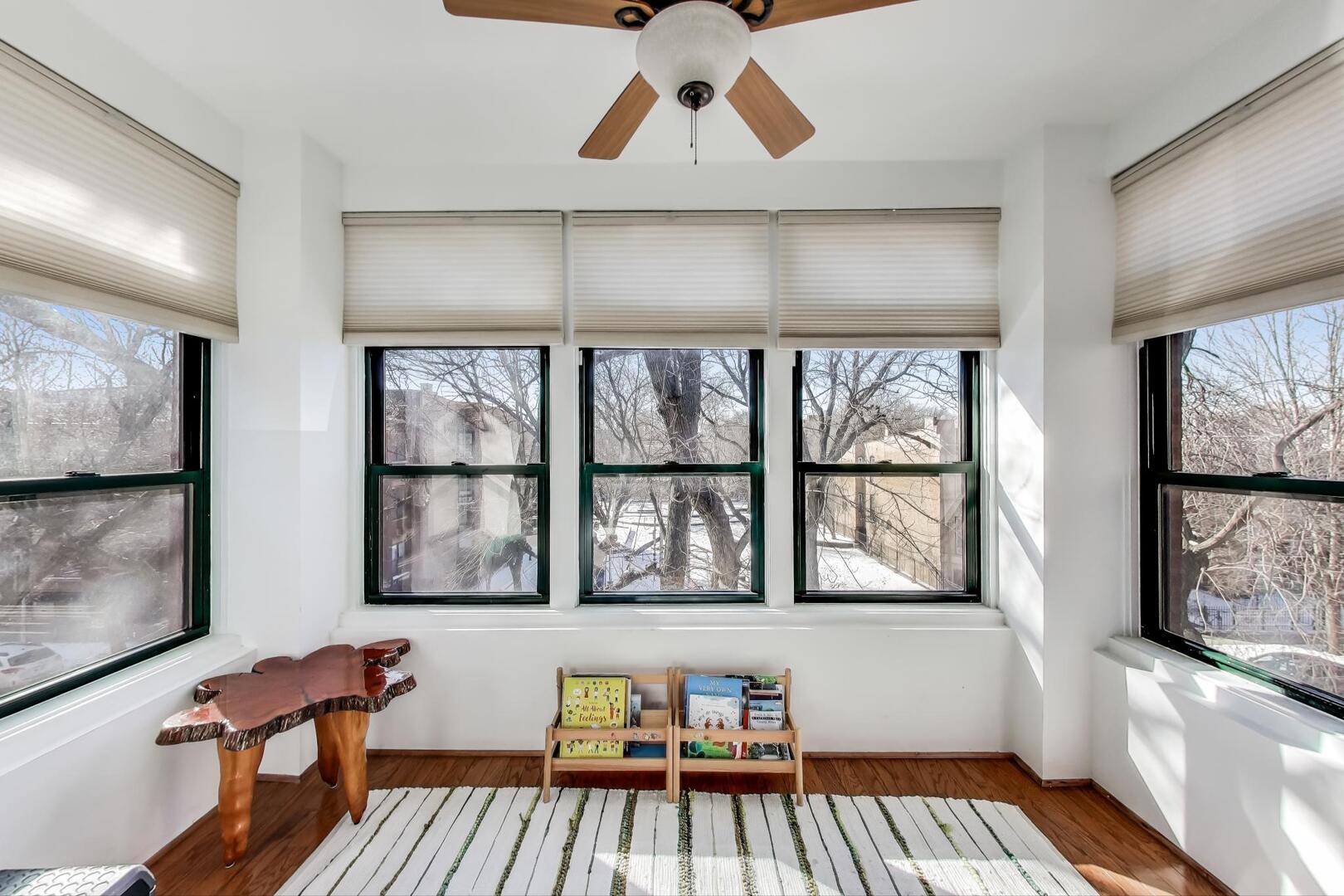 5323 S Woodlawn Avenue Unit: 3S