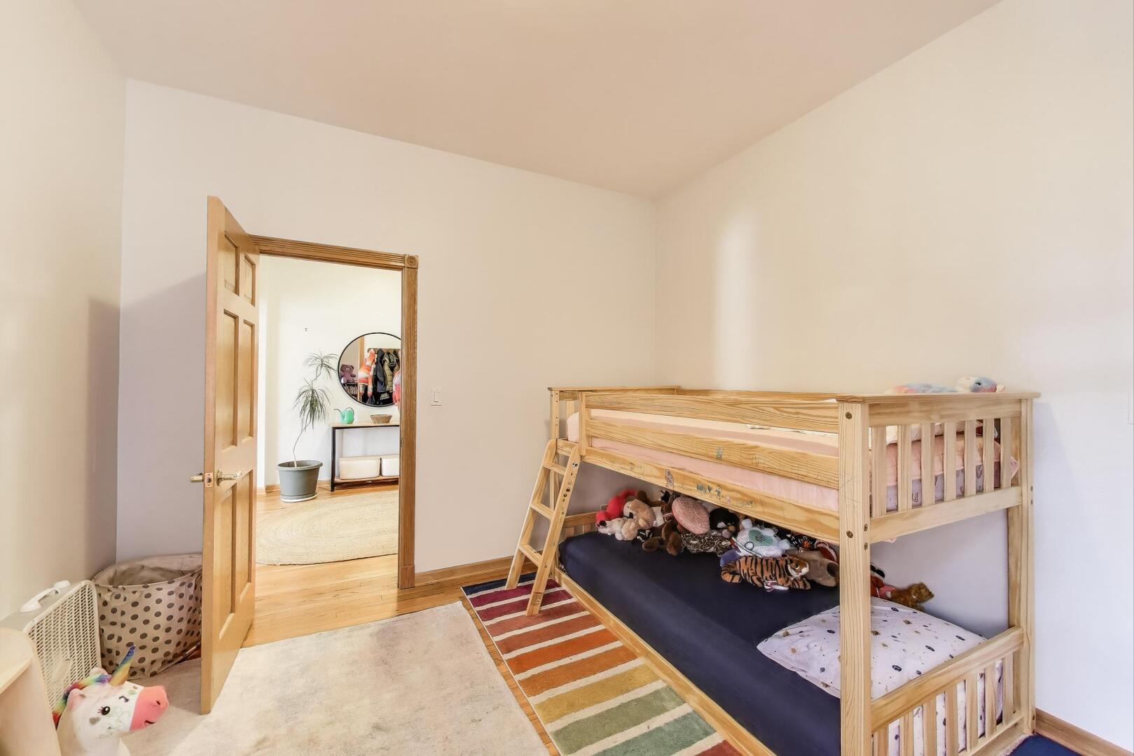 5323 S Woodlawn Avenue Unit: 3S