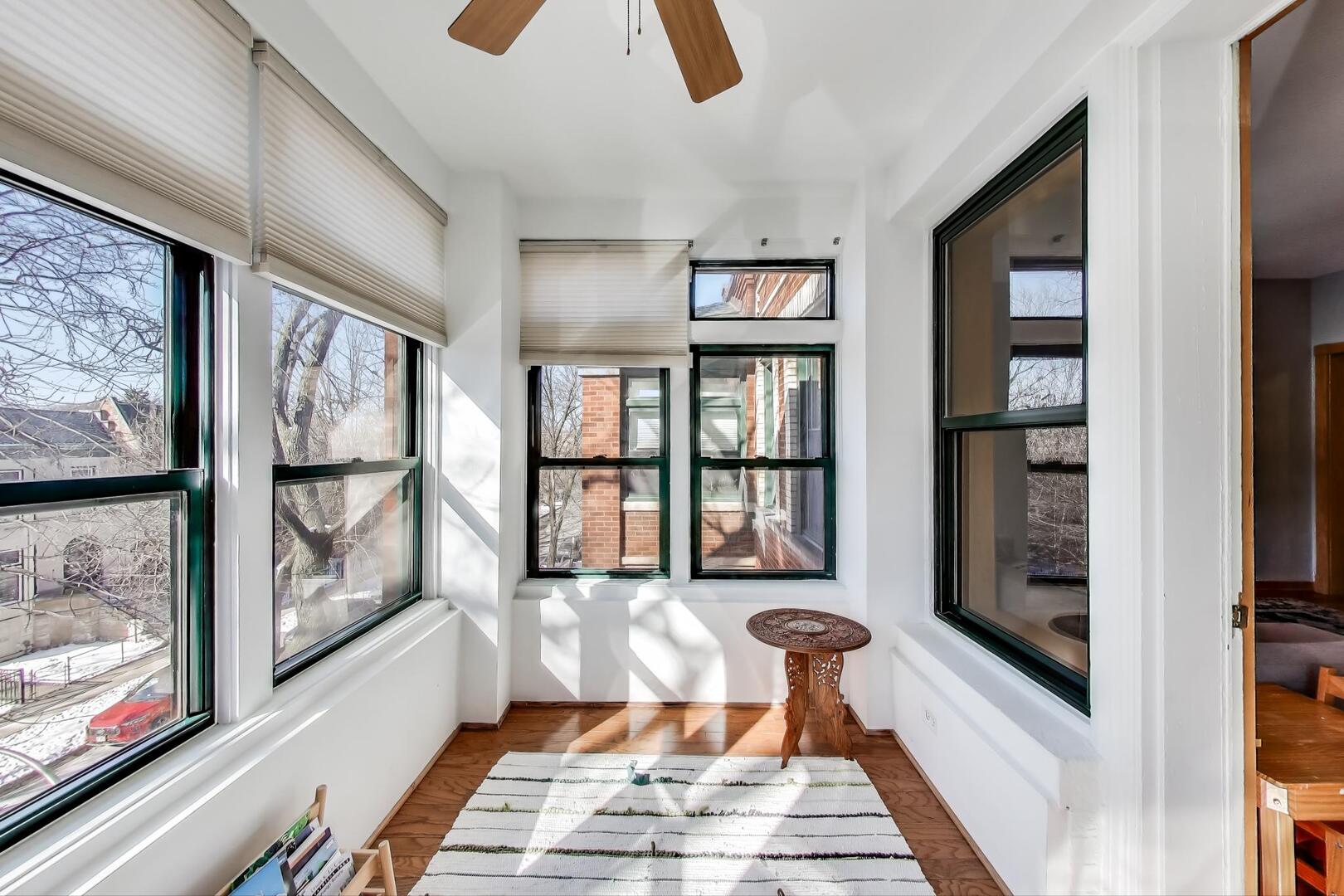 5323 S Woodlawn Avenue Unit: 3S