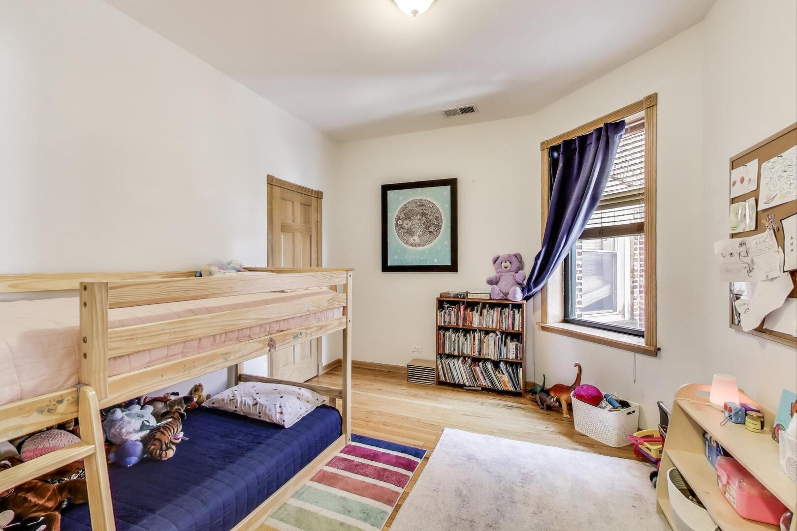 5323 S Woodlawn Avenue Unit: 3S