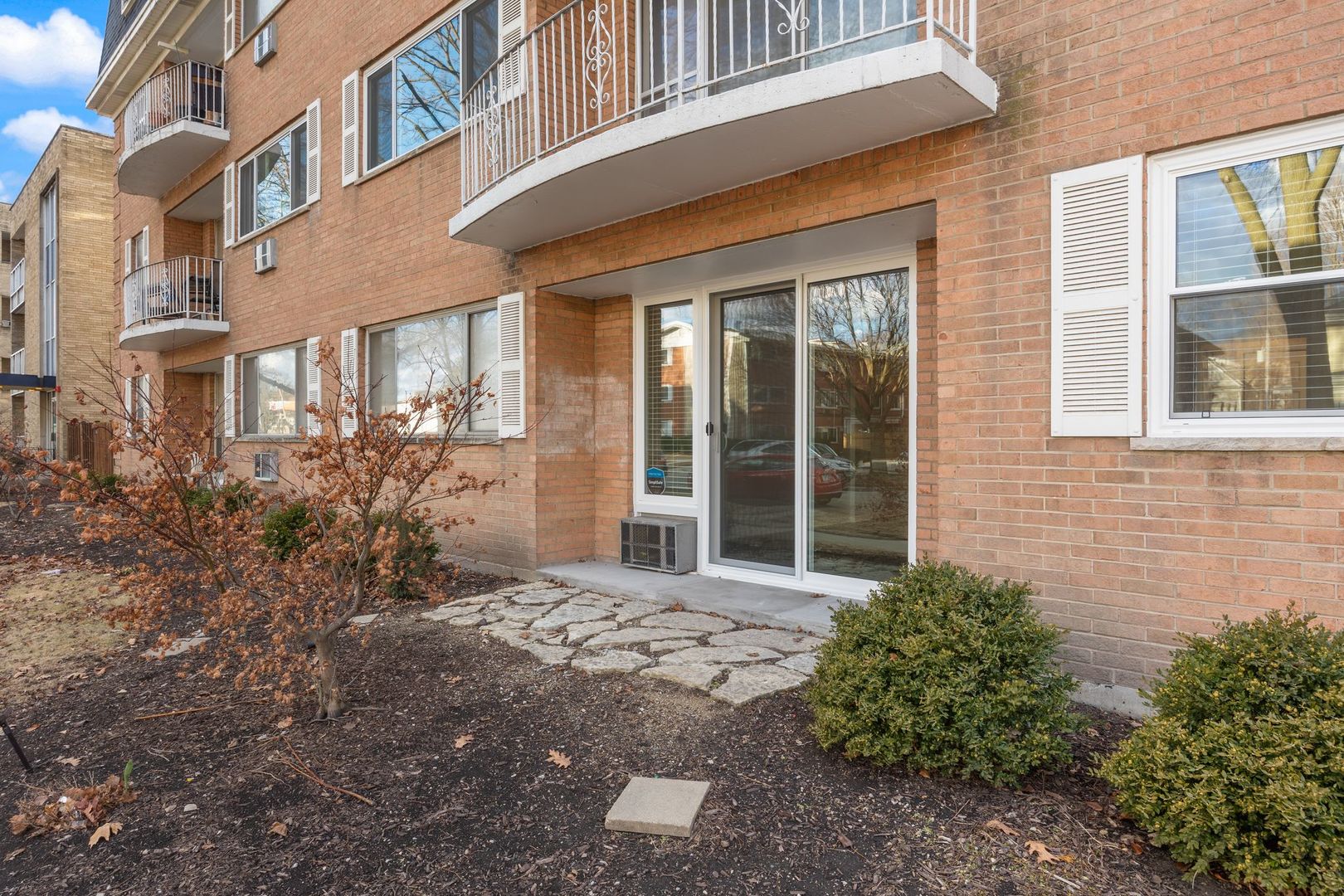 415 Wesley Avenue Unit: 1