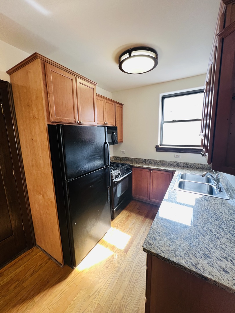 838 Wesley Avenue Unit: 2