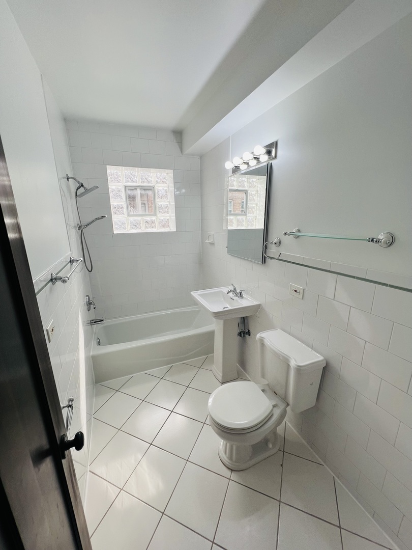 838 Wesley Avenue Unit: 2