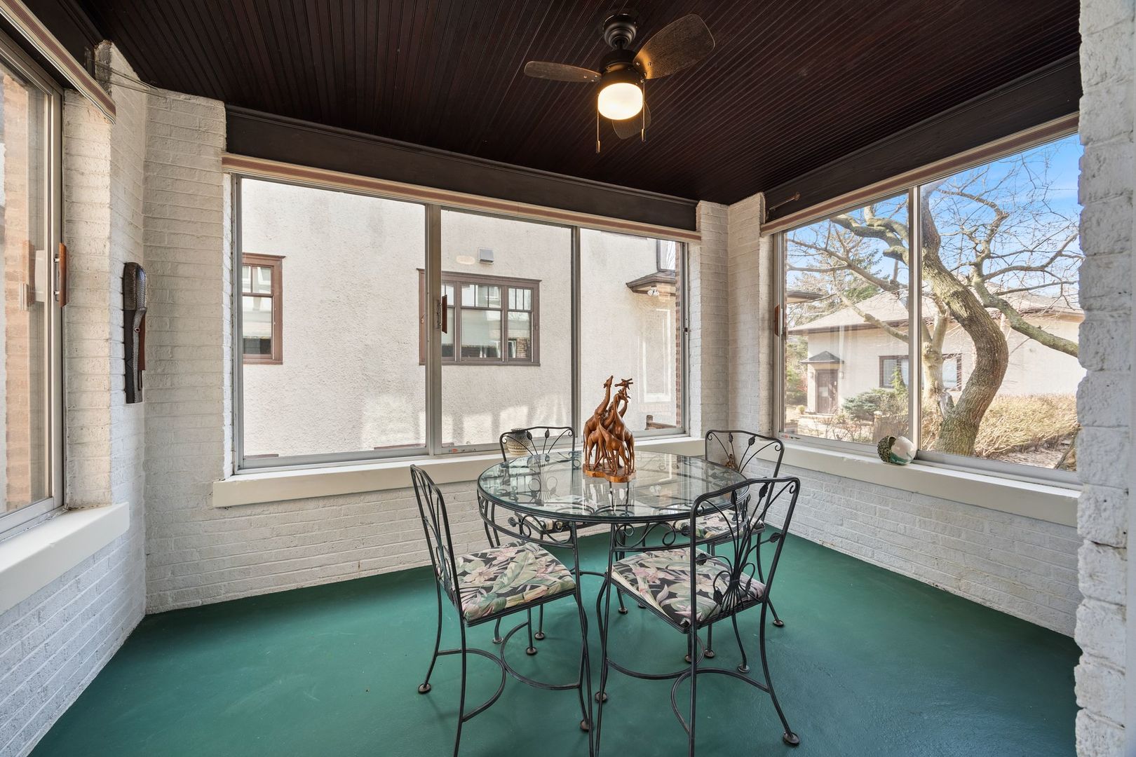 329 N Scoville Avenue