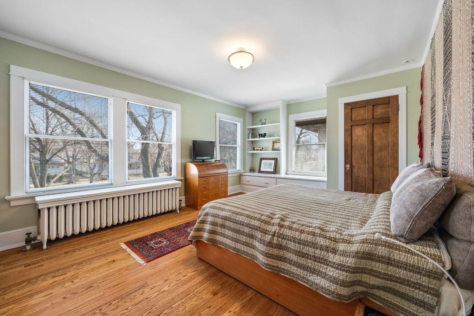 329 N Scoville Avenue