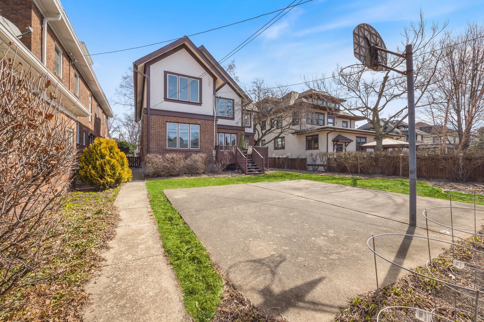 329 N Scoville Avenue