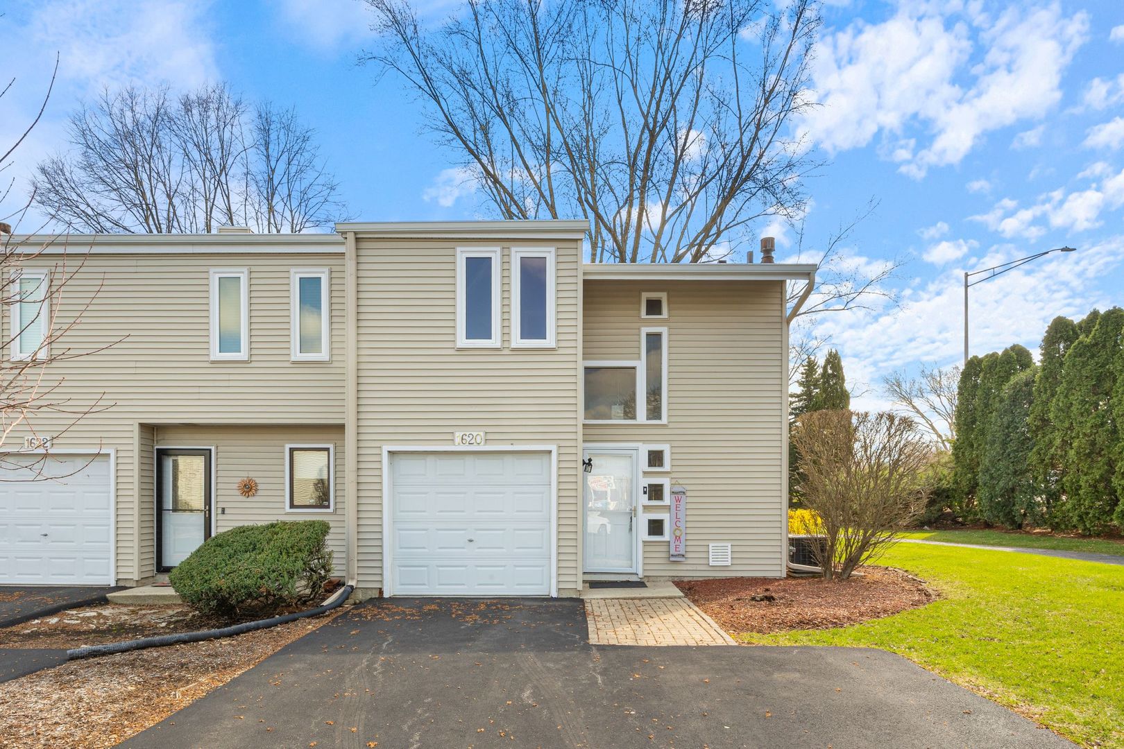 1620 Bay Court