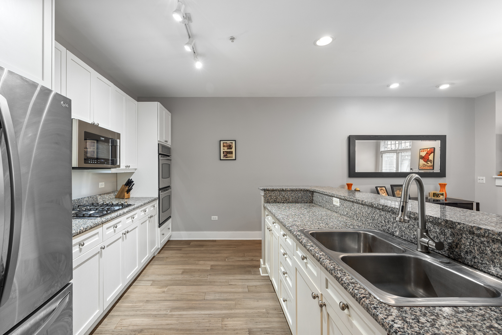 101 N Euclid Avenue Unit: 21
