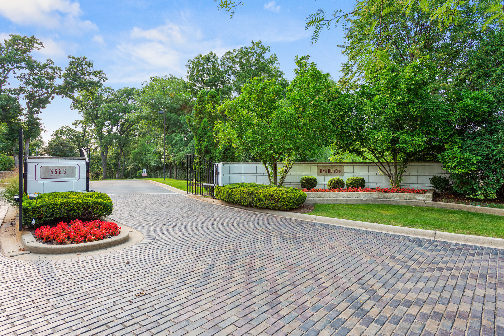 3525 Cass Court Unit: 409