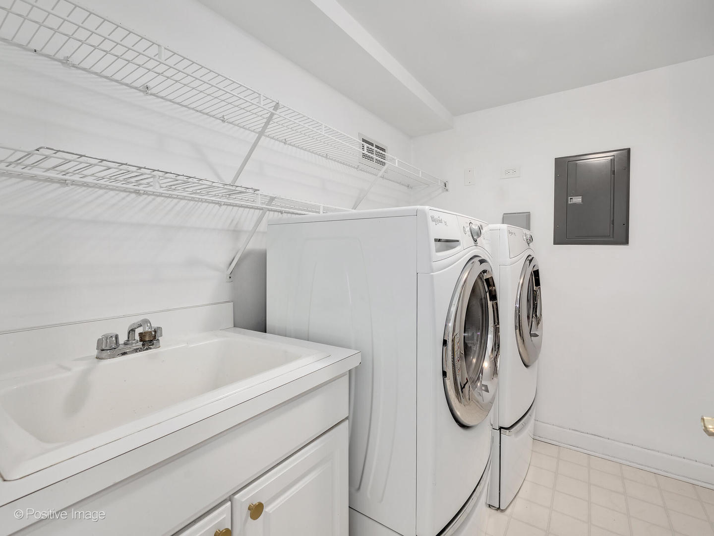 3525 Cass Court Unit: 409