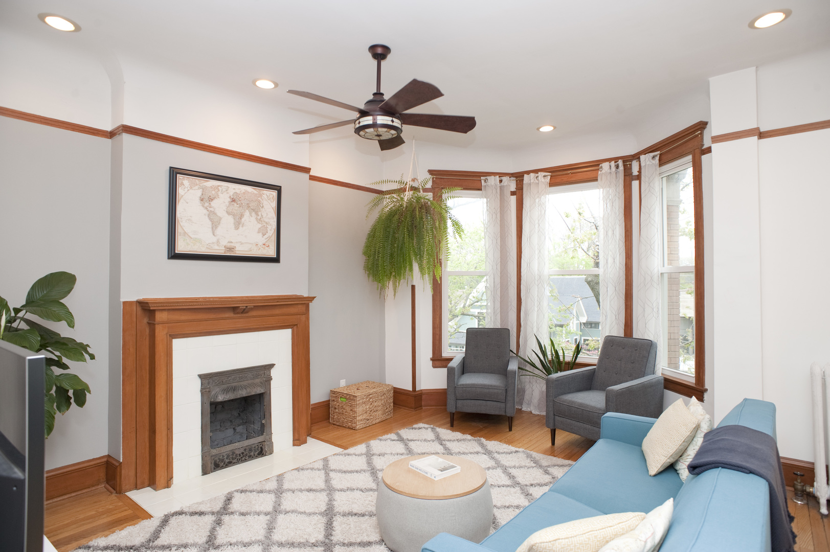 5338 S Greenwood Avenue Unit: 3