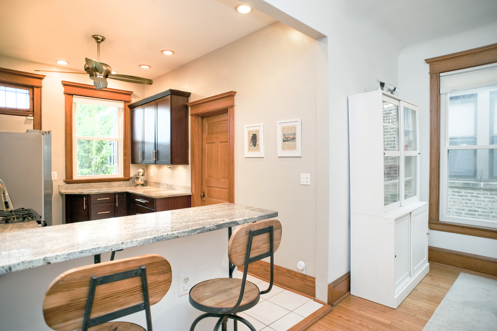 5338 S Greenwood Avenue Unit: 3