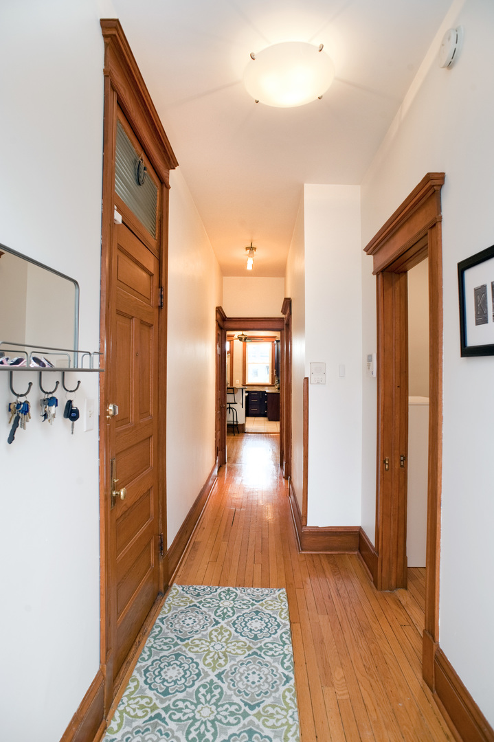 5338 S Greenwood Avenue Unit: 3