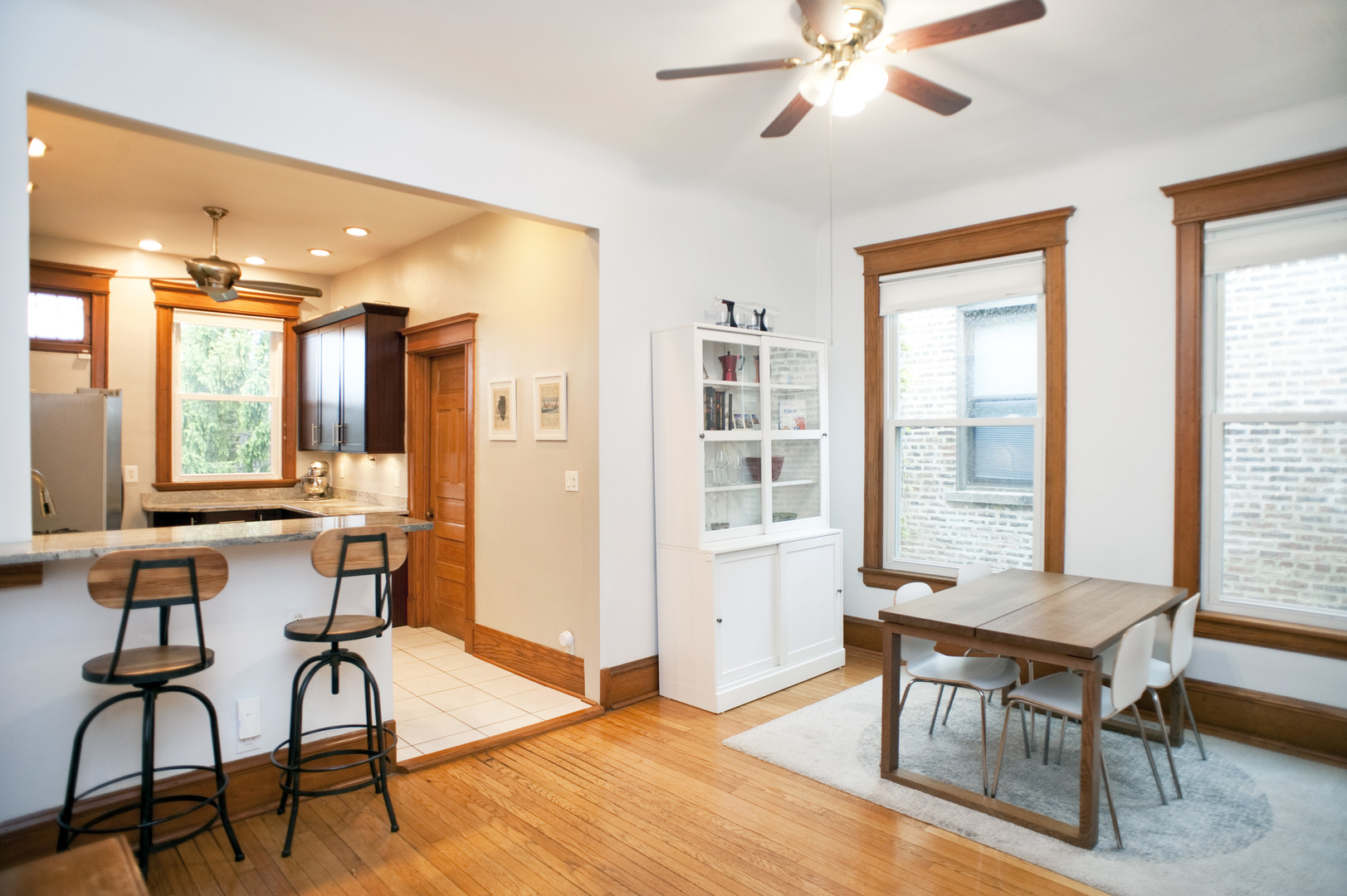 5338 S Greenwood Avenue Unit: 3