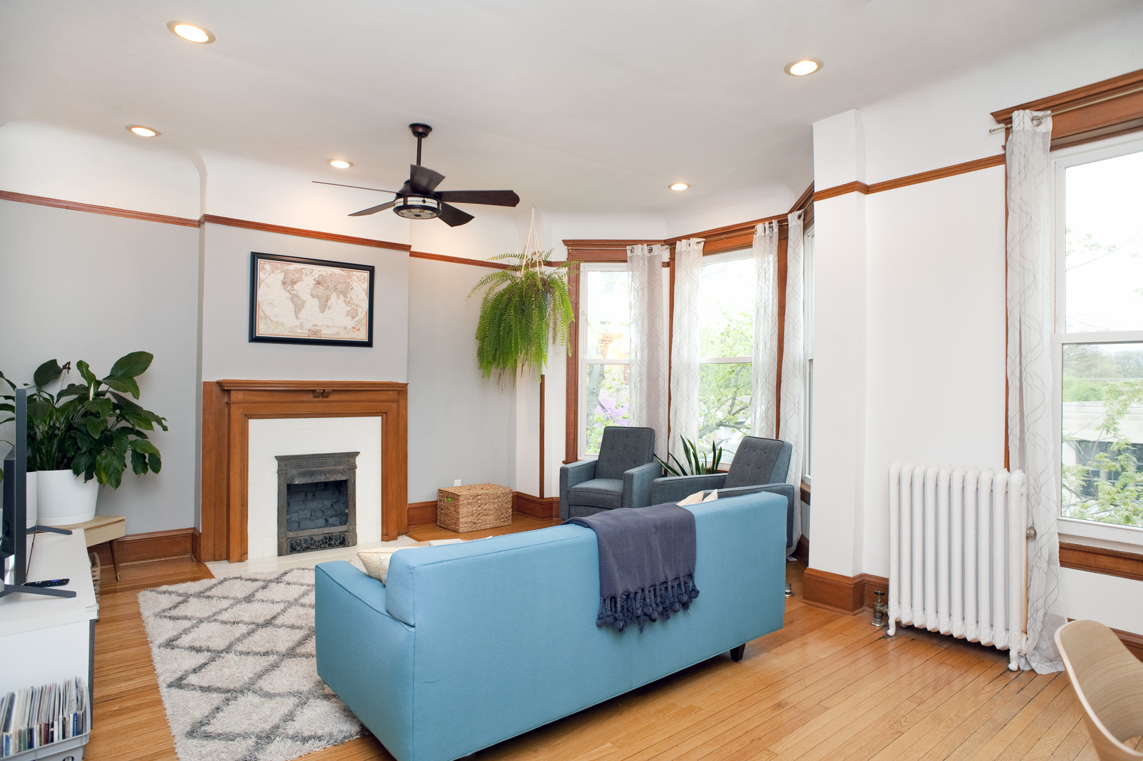 5338 S Greenwood Avenue Unit: 3