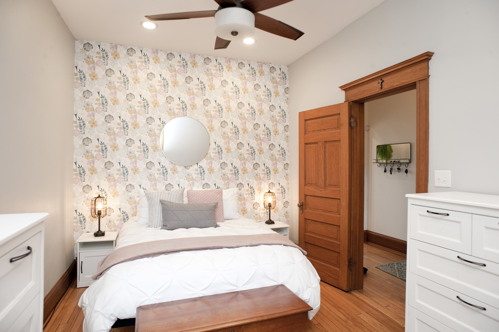 5338 S Greenwood Avenue Unit: 3