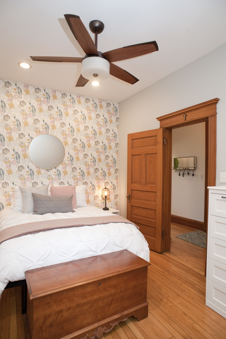 5338 S Greenwood Avenue Unit: 3