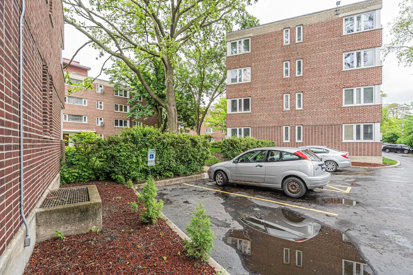 7204 Oak Avenue Unit: 1NW