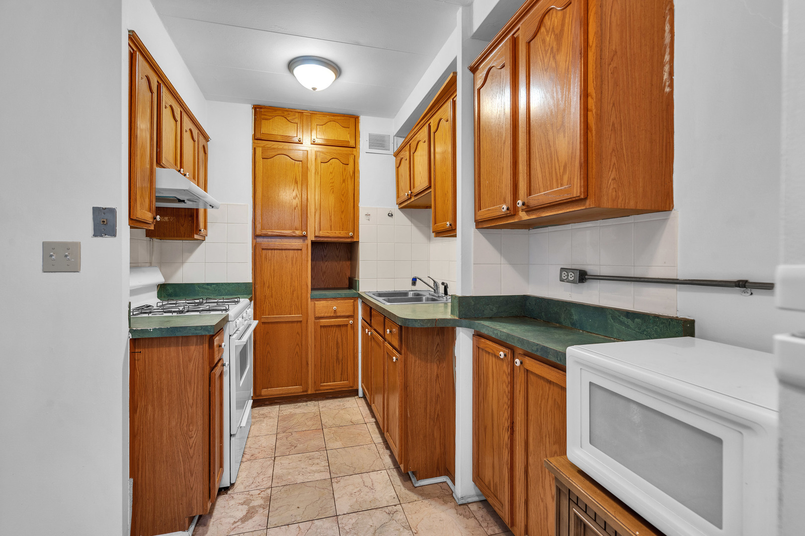 7204 Oak Avenue Unit: 1NW