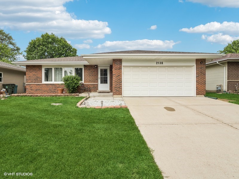 2136 N Westmoreland Drive