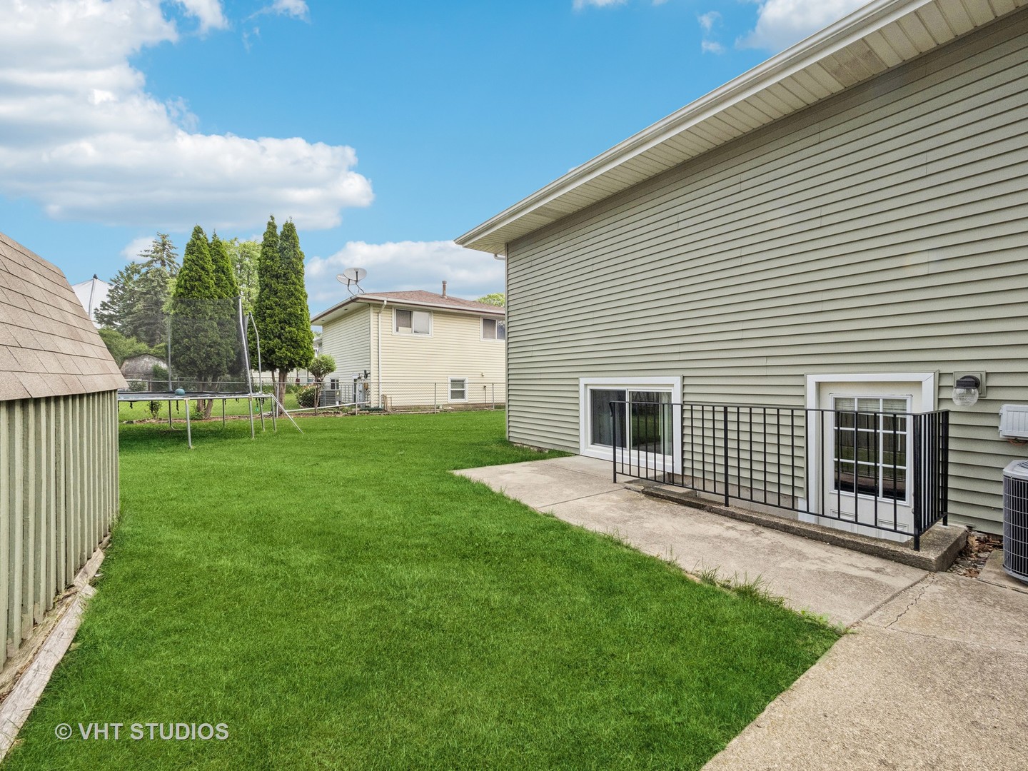 2136 N Westmoreland Drive
