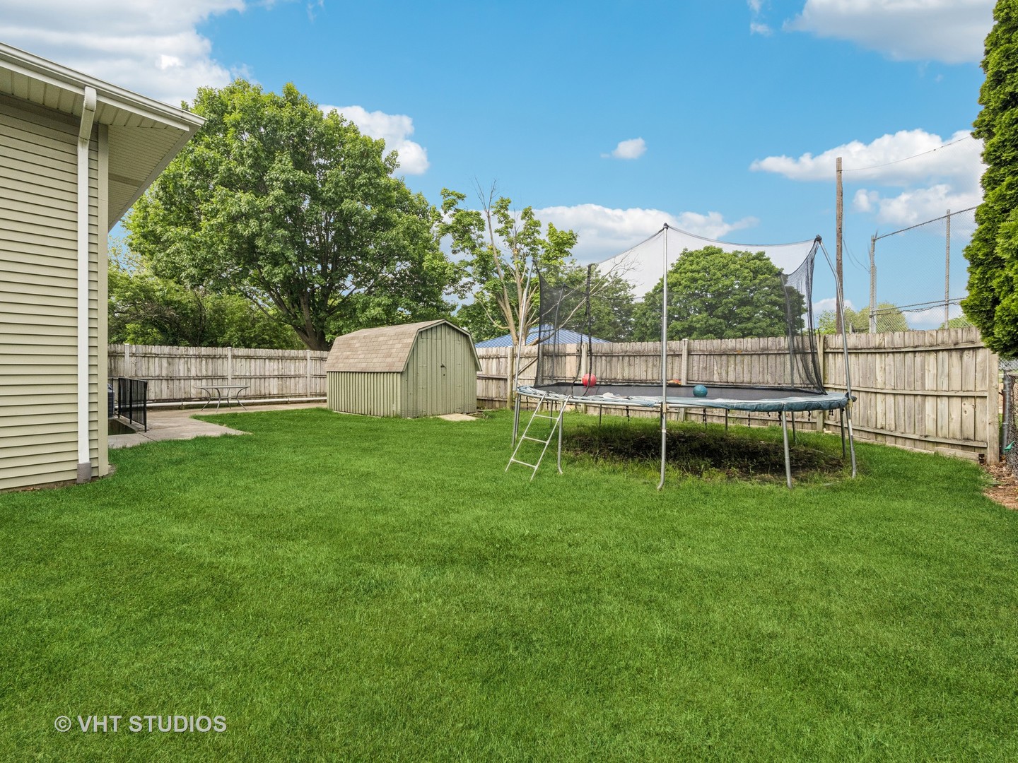 2136 N Westmoreland Drive