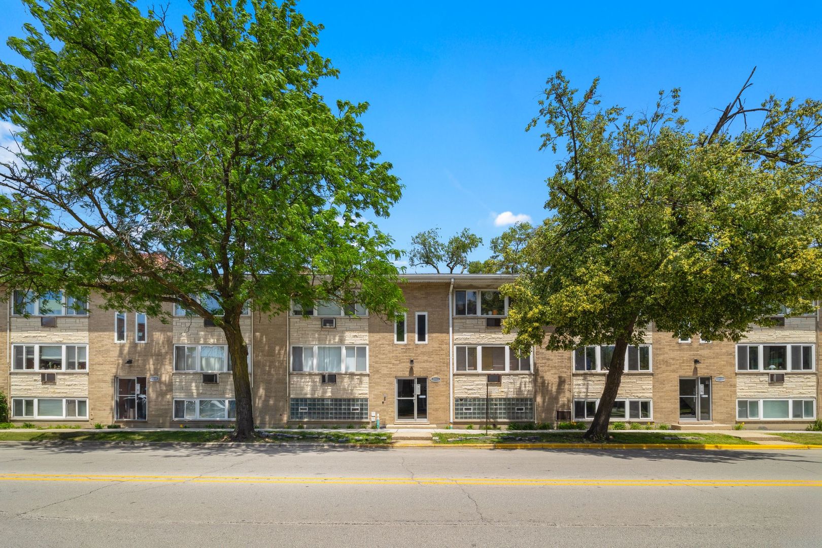 7233 Randolph Street Unit: 3C