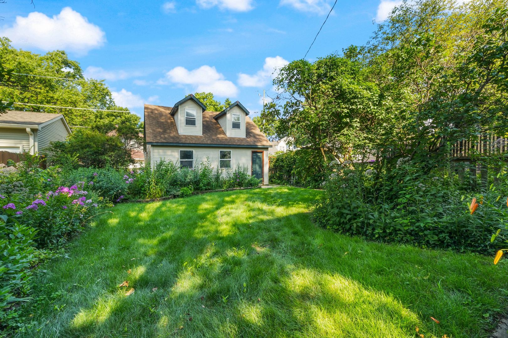 1015 Clarence Avenue