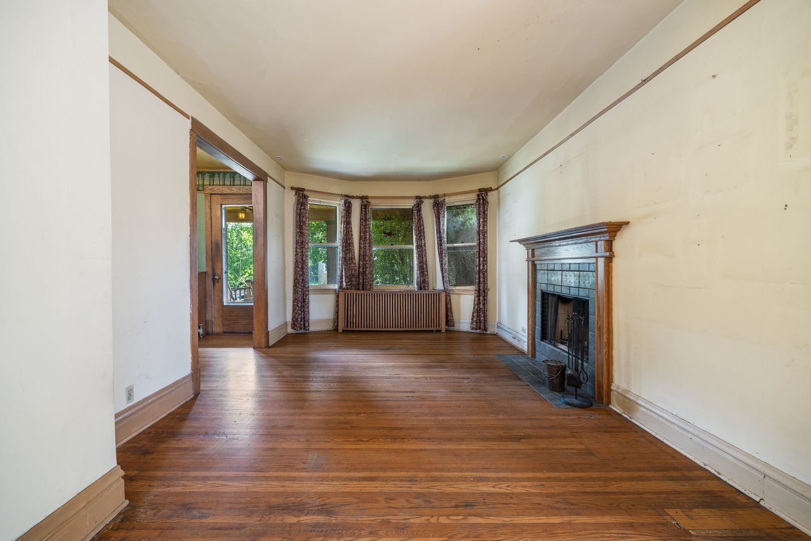 1015 Clarence Avenue