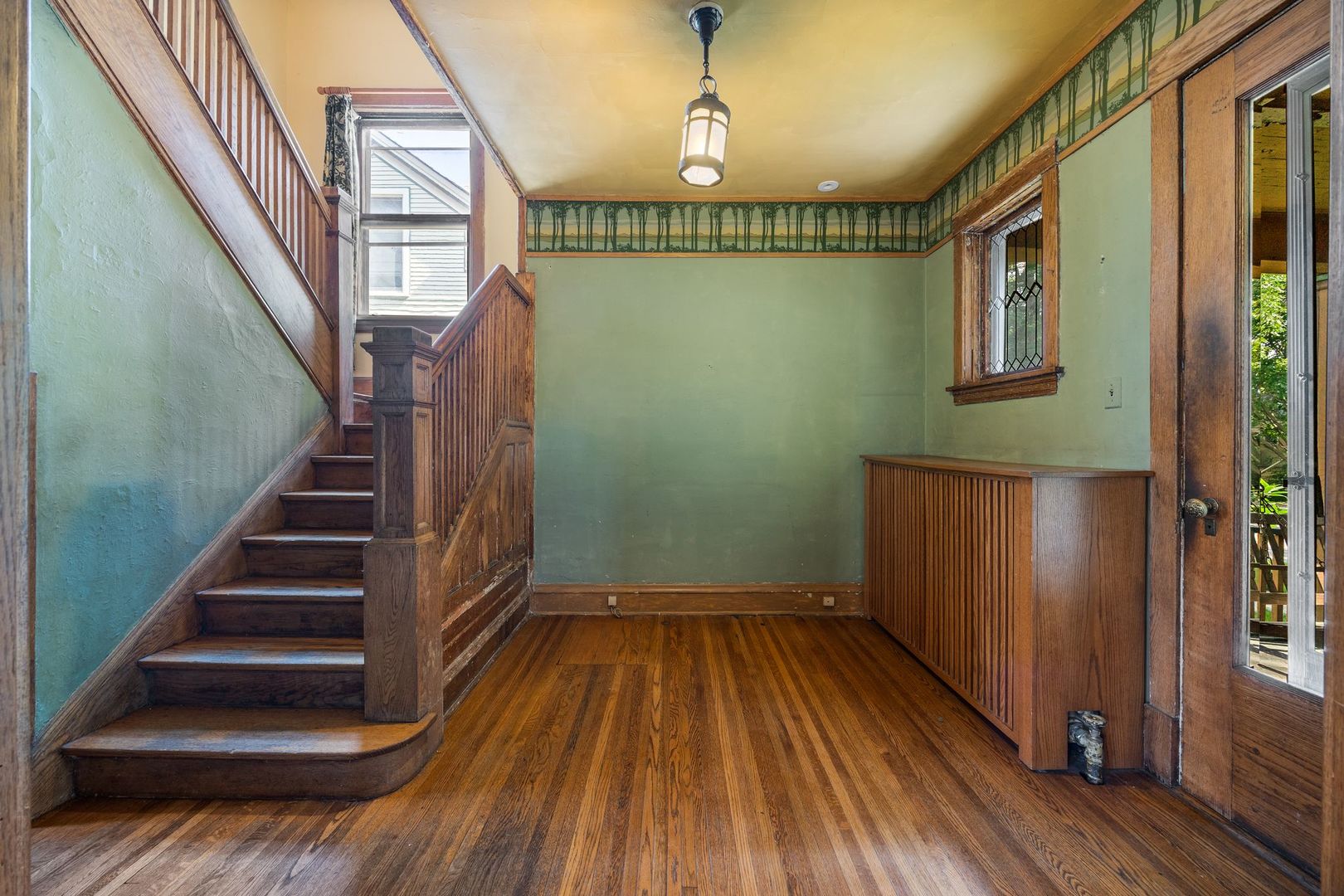 1015 Clarence Avenue