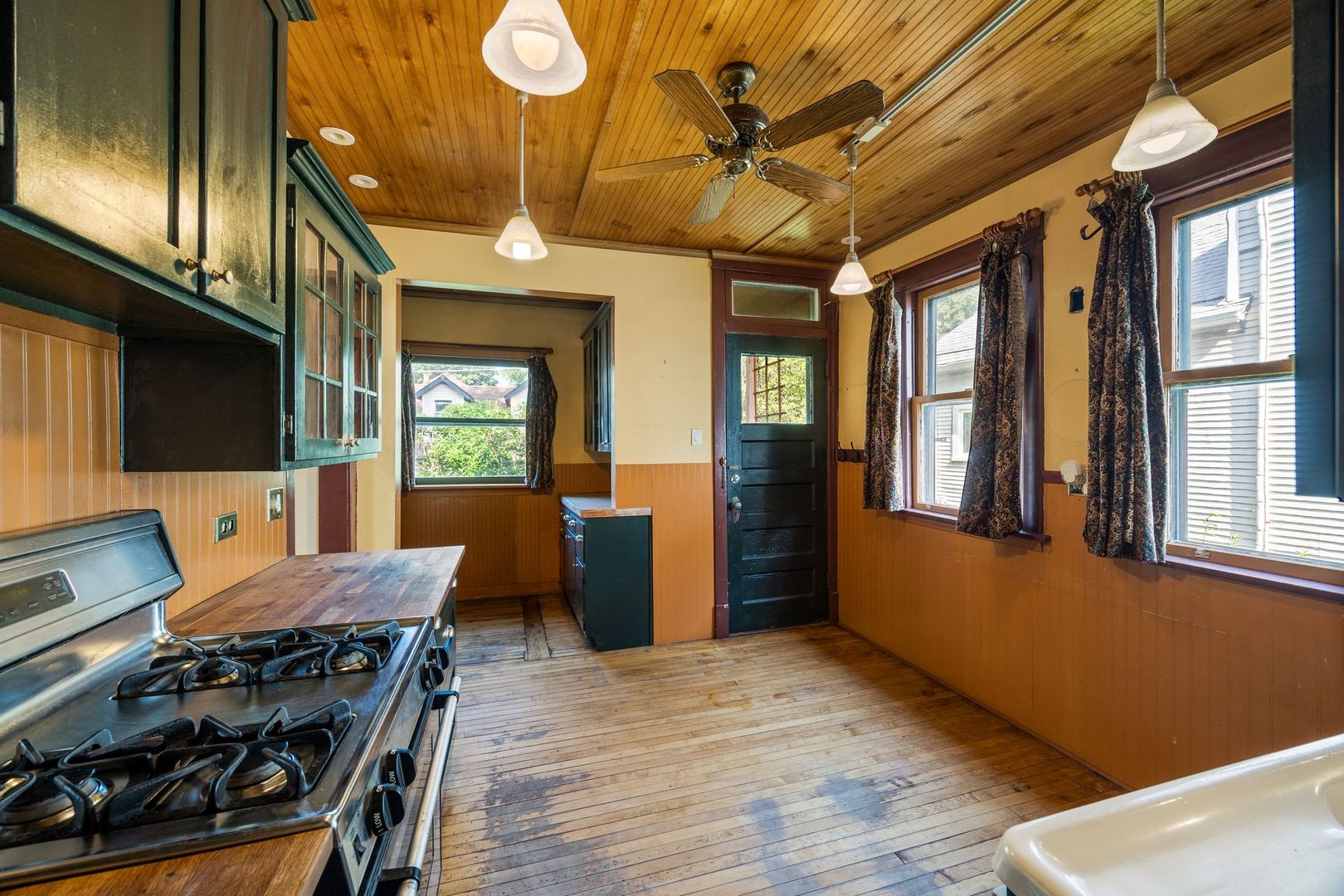 1015 Clarence Avenue