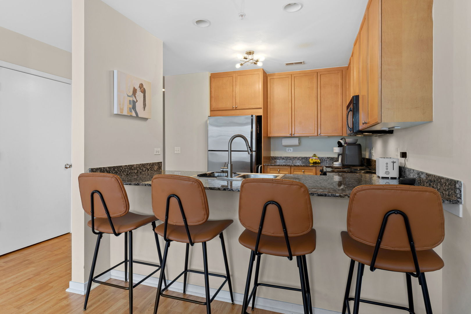 125 N Euclid Avenue Unit: 305