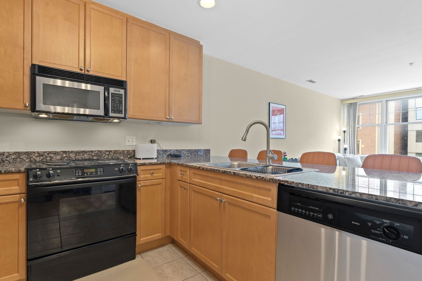 125 N Euclid Avenue Unit: 305
