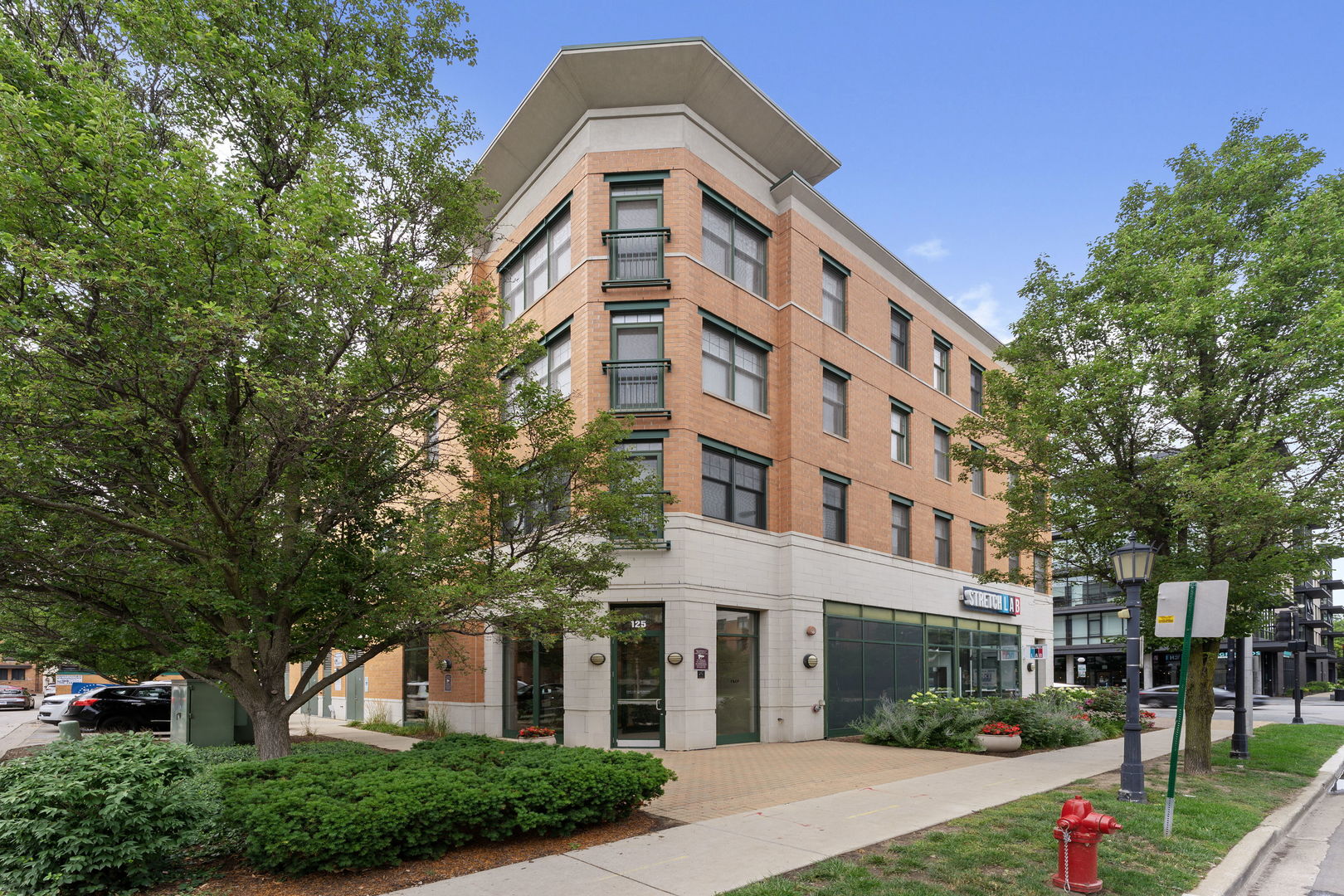 125 N Euclid Avenue Unit: 305