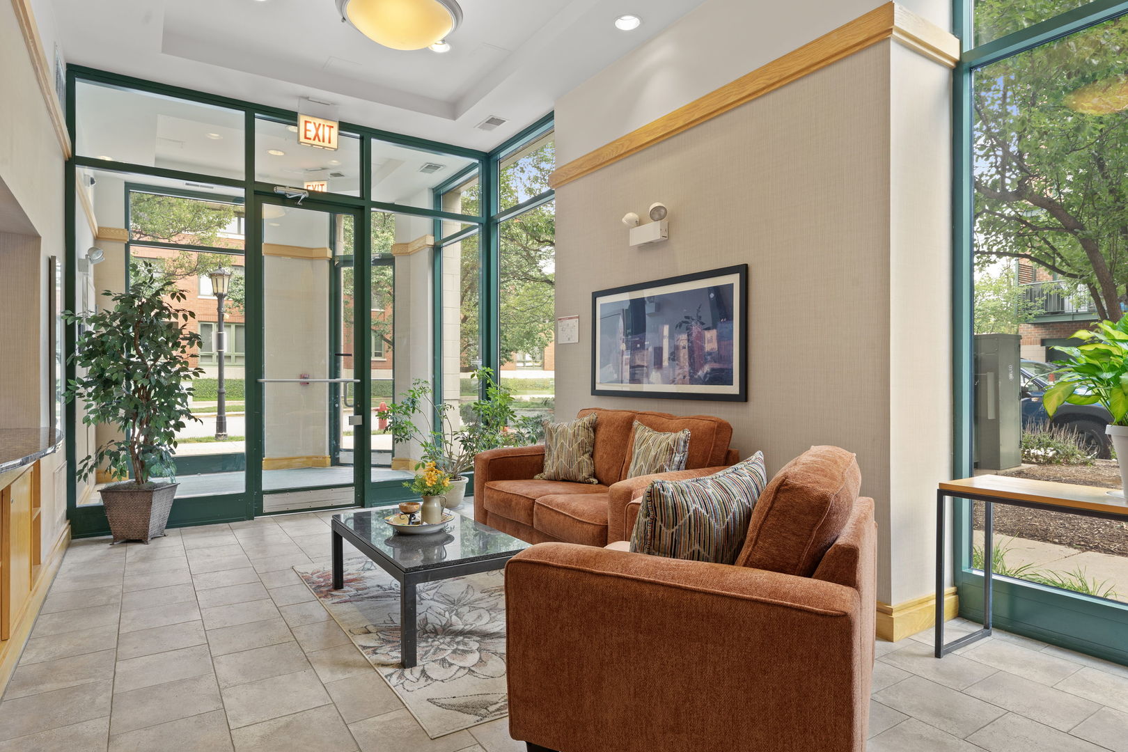 125 N Euclid Avenue Unit: 305